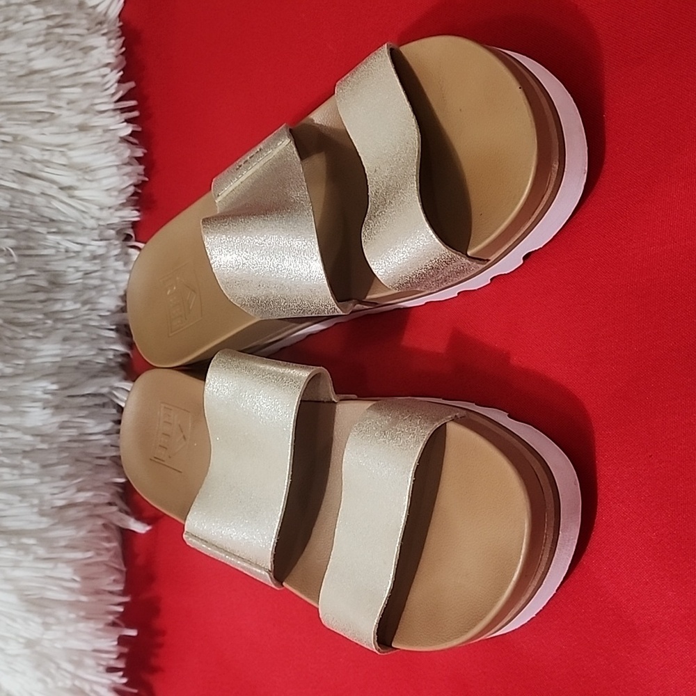 Reef Women's Metallic Gold Slide Sandals - Picture 4 of 10